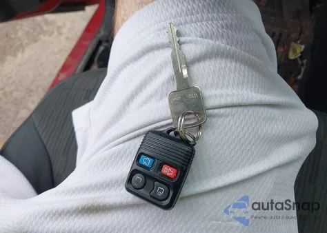 2010 Ford Focus Se z USA, uszkodzony, nr VIN 1FAHP3FN4AW121878